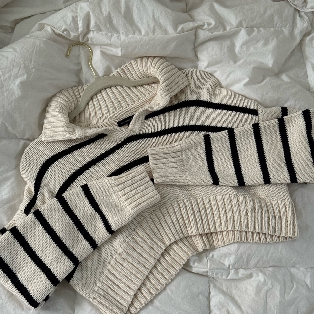 Kendal & Kylie Cropped Sweater